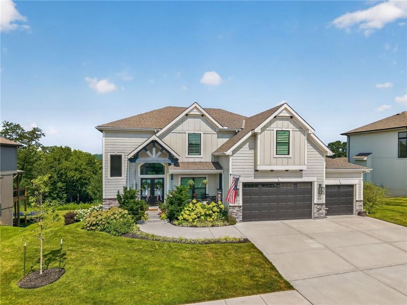 14670 Thousand Oaks Pl, Parkville, MO 64152