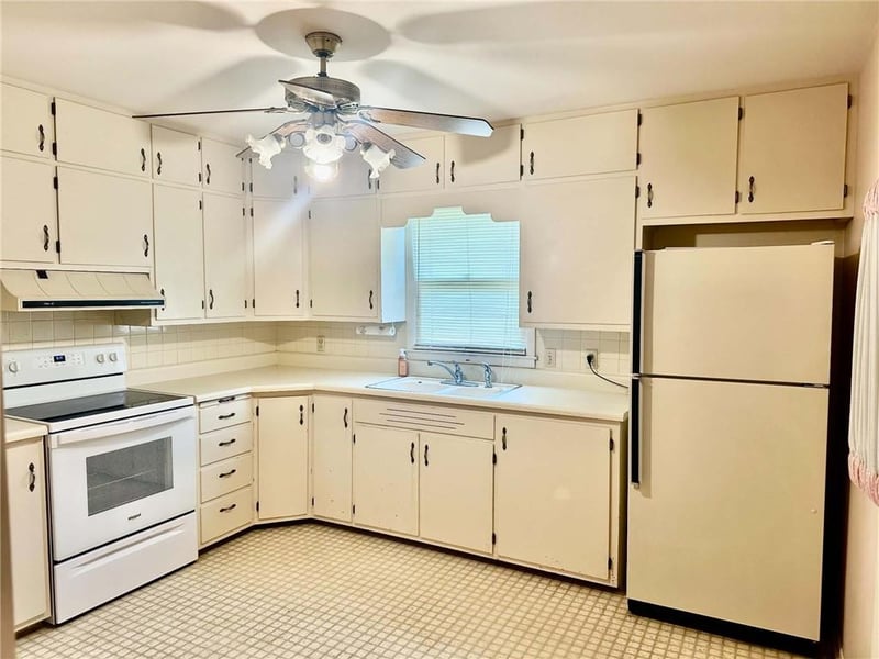 104 Meadow Ln, Warrensburg, MO 64093