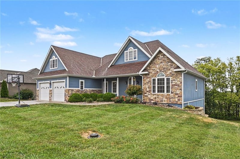 14060 Millstone Blvd, St Joseph, MO 64505