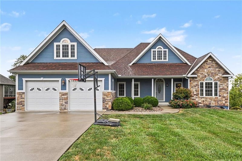 14060 Millstone Blvd, St Joseph, MO 64505