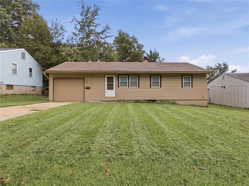 2309 S Crescent Ave, Independence, MO 64052