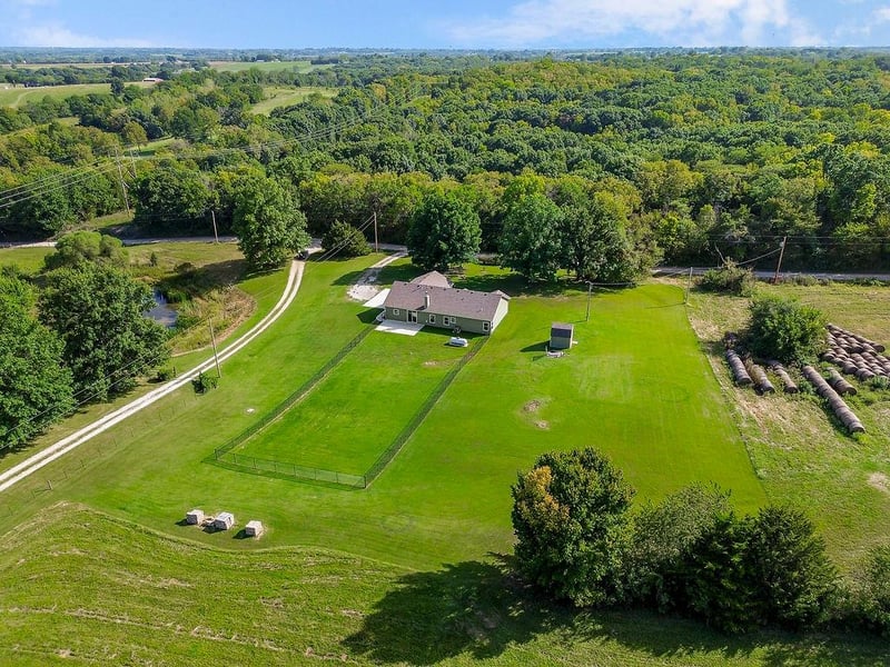 20562 Turner Rd, Leavenworth, KS 66048