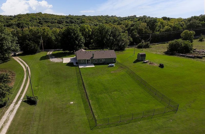 20562 Turner Rd, Leavenworth, KS 66048