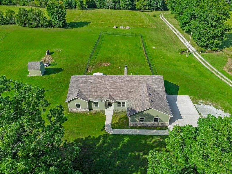 20562 Turner Rd, Leavenworth, KS 66048