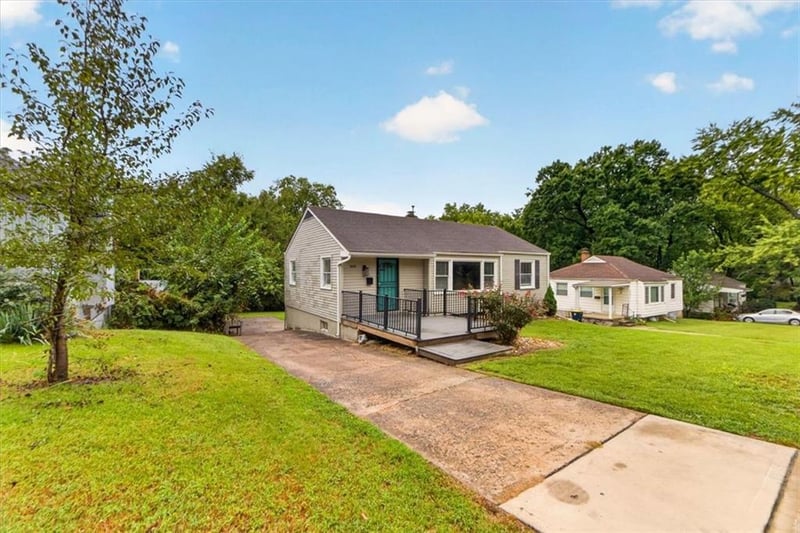 809 E 83rd St, Kansas City, MO 64131