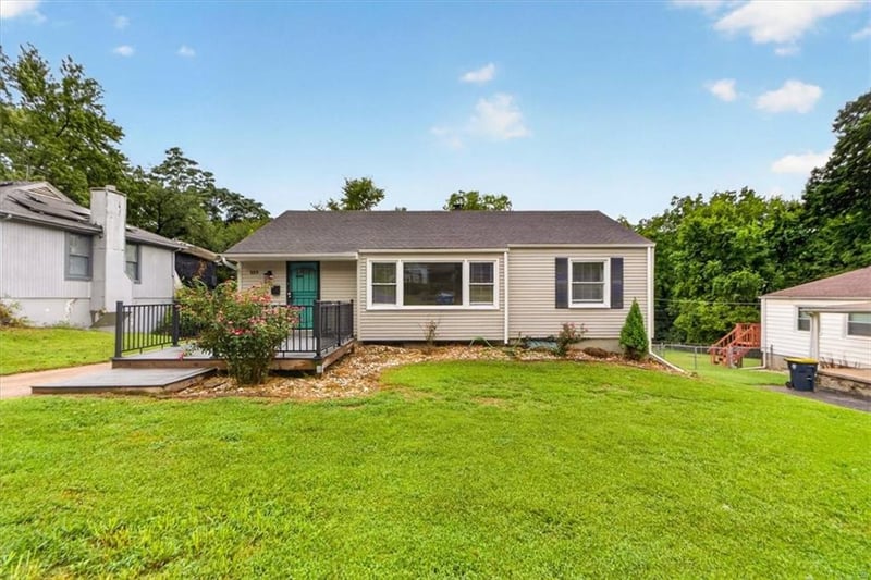 809 E 83rd St, Kansas City, MO 64131