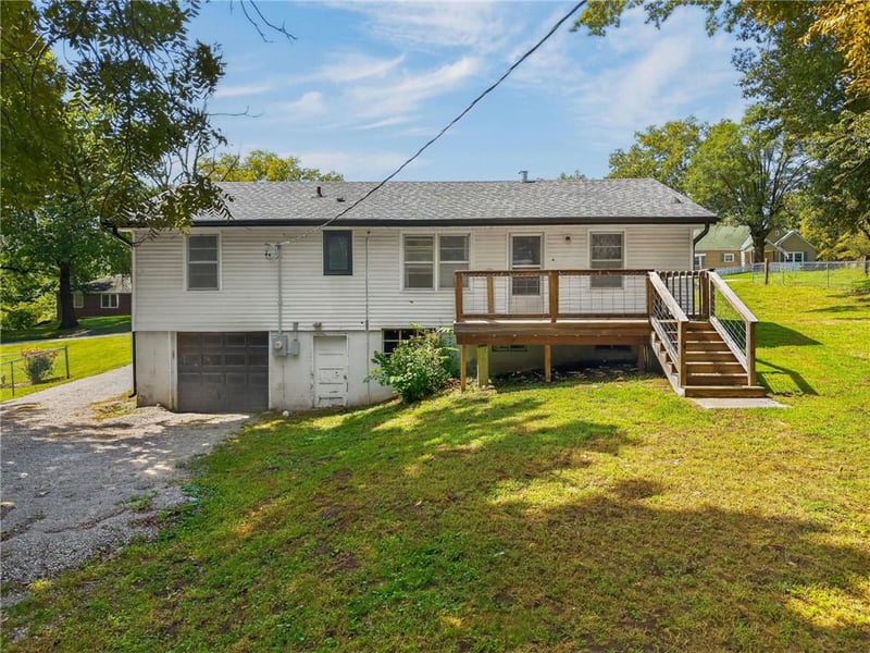 127 Woods St, Excelsior Springs, MO 64024