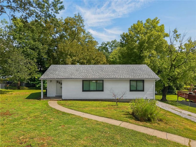 127 Woods St, Excelsior Springs, MO 64024