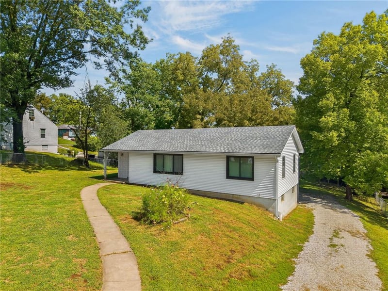 127 Woods St, Excelsior Springs, MO 64024