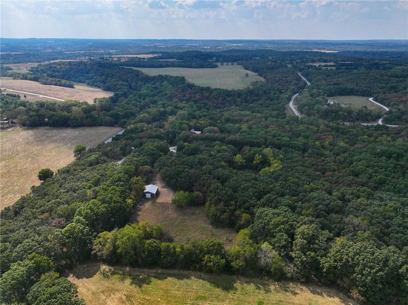 3889 S 143rd Rd, Bolivar, MO 65613