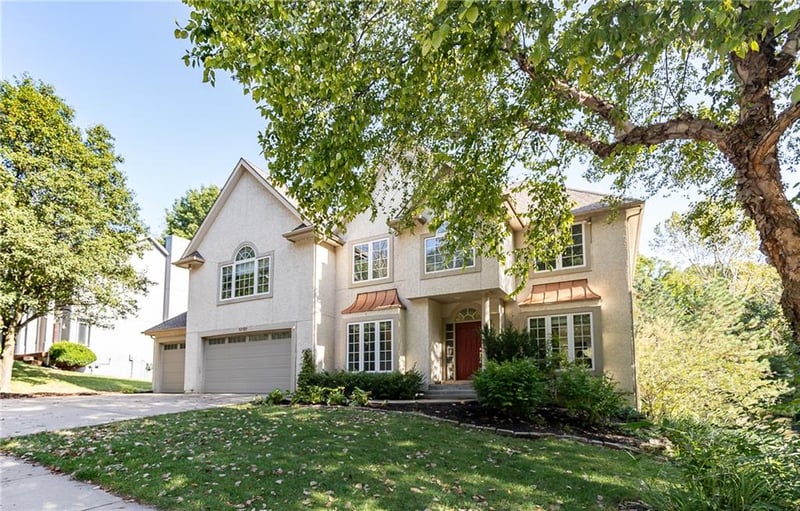 10121 NW River Hills Dr, Parkville, MO 64152