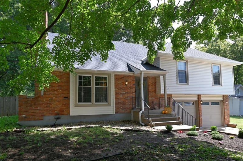 5527 Westgate St, Shawnee, KS 66216