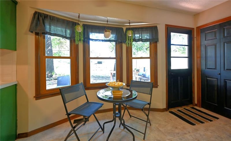 5527 Westgate St, Shawnee, KS 66216