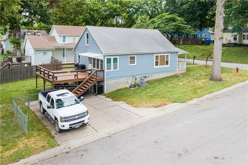 901 N 12th St, Leavenworth, KS 66048