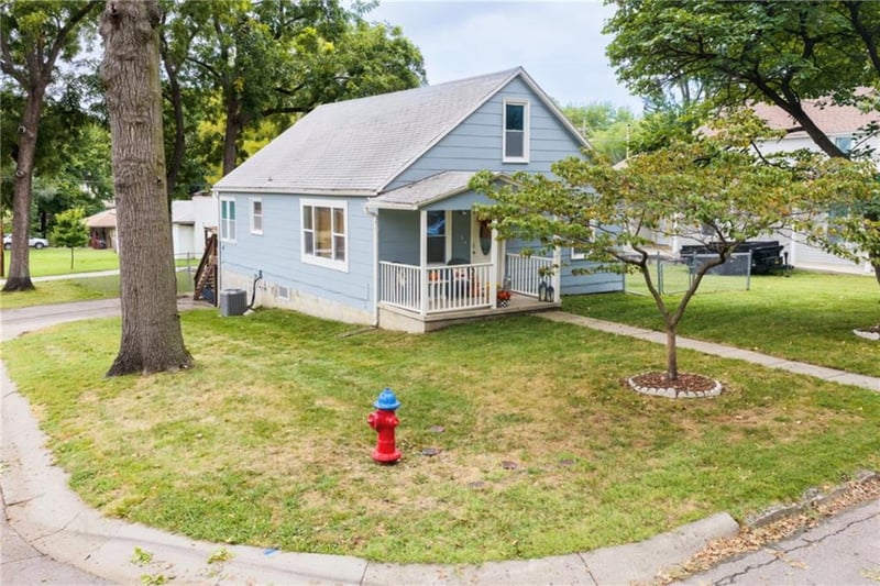 901 N 12th St, Leavenworth, KS 66048