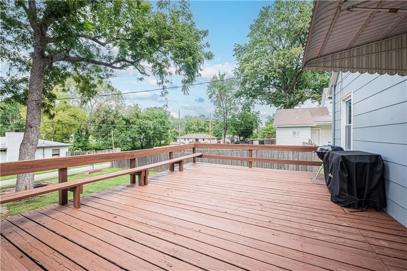 901 N 12th St, Leavenworth, KS 66048