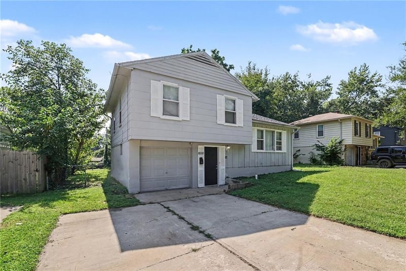 8311 E 110th St, Kansas City, MO 64134