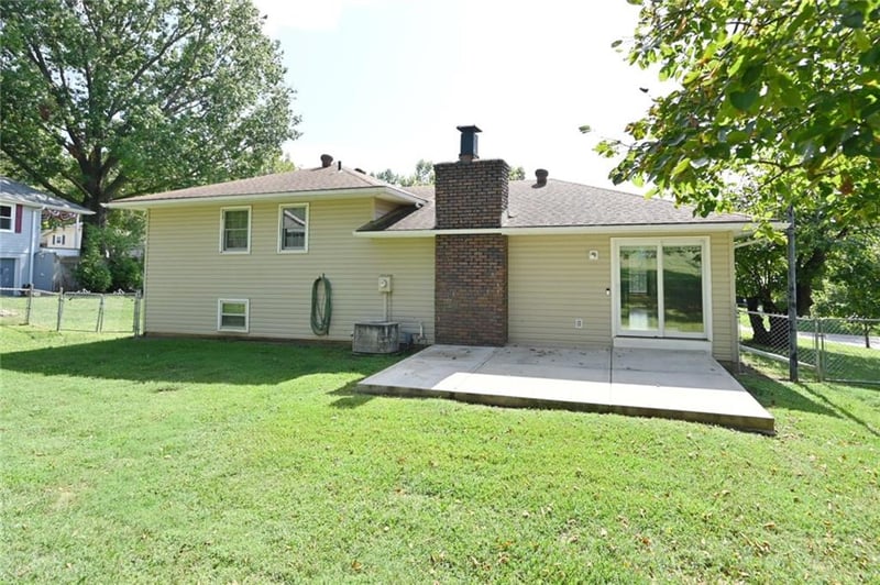 520 Thomas Dr, Platte City, MO 64079