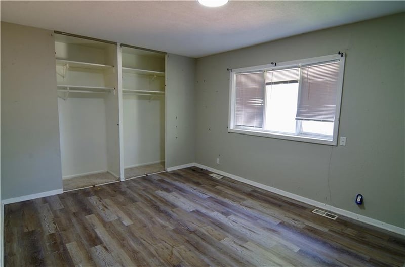8302 E 93rd Ter, Kansas City, MO 64138