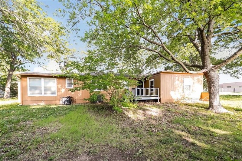 7415 W 61st St, Mission, KS 66202