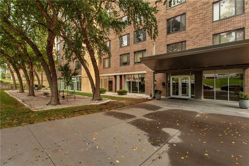 600 E 8th St #9S, Kansas City, MO 64106