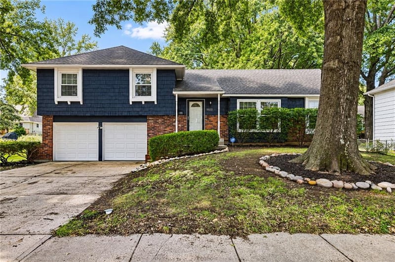 9800 Walmer St, Overland Park, KS 66212