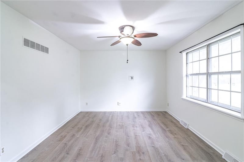 1315 SE Alice St, Blue Springs, MO 64014