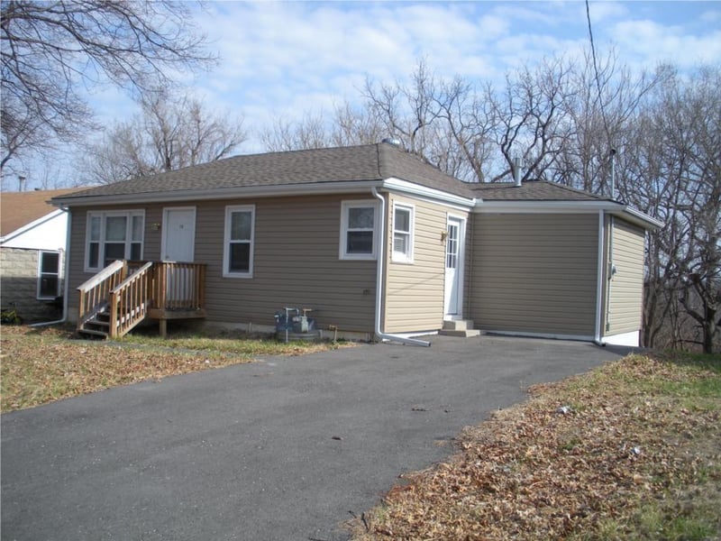 179 Novak St, Sugar Creek, MO 64054