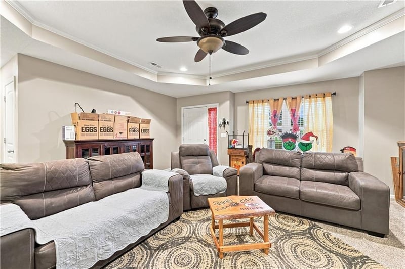 409 SW Cross Creek Dr, Grain Valley, MO 64029