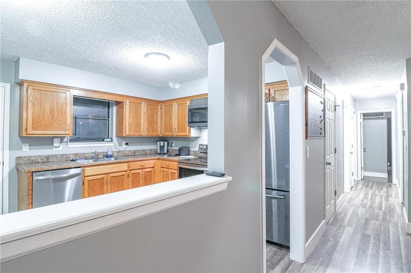 303 E Arctic St, Kingsville, MO 64061