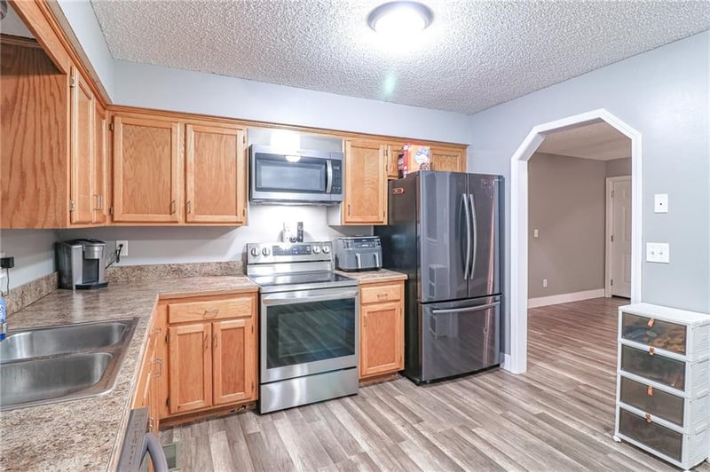 303 E Arctic St, Kingsville, MO 64061