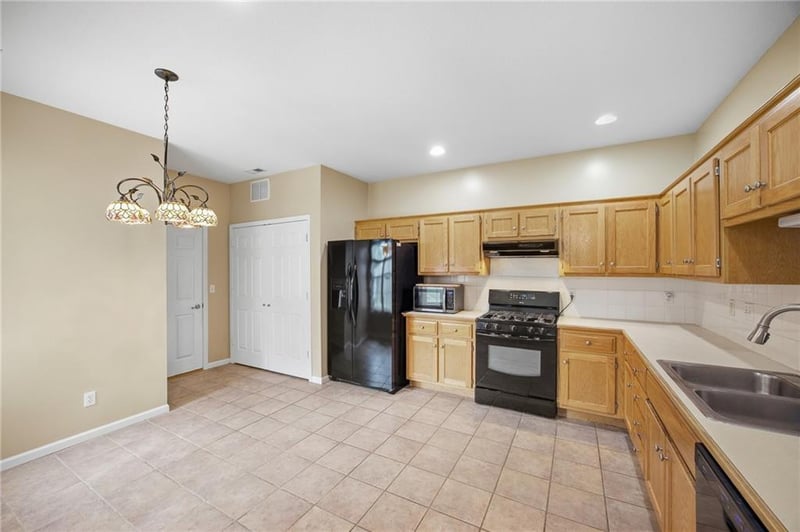 3514 Fieldstone Ct, Lawrence, KS 66049