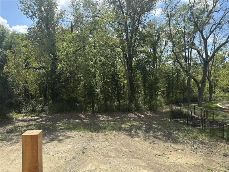 20051 W 226th Ter, Spring Hill, KS 66083