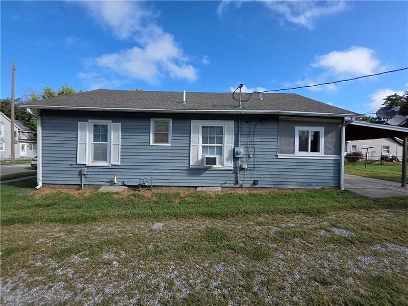 6309 Carnegie St, St Joseph, MO 64504