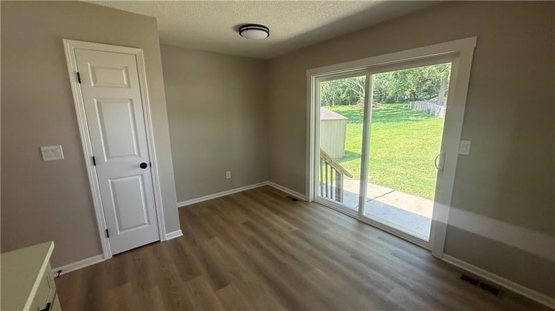 8132-8134 N Stoddard Ave, Kansas City, MO 64152