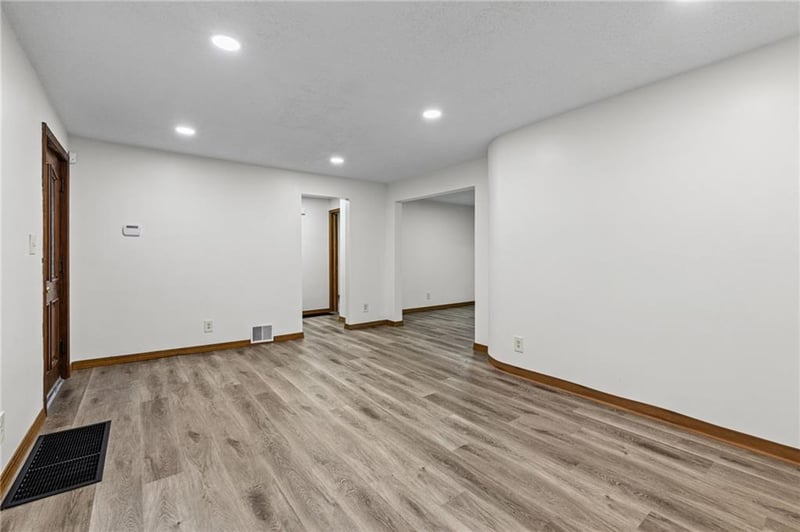 6318 Bellefontaine Ave, Kansas City, MO 64132