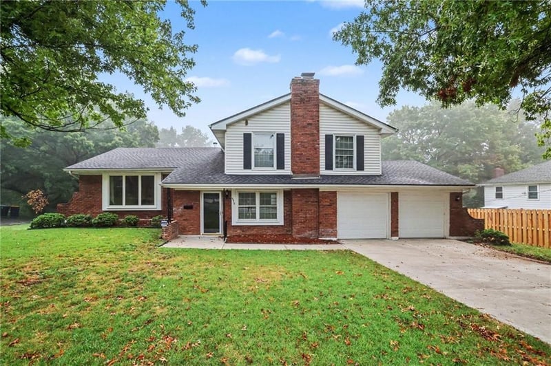 9915 Belleview Ave, Kansas City, MO 64114