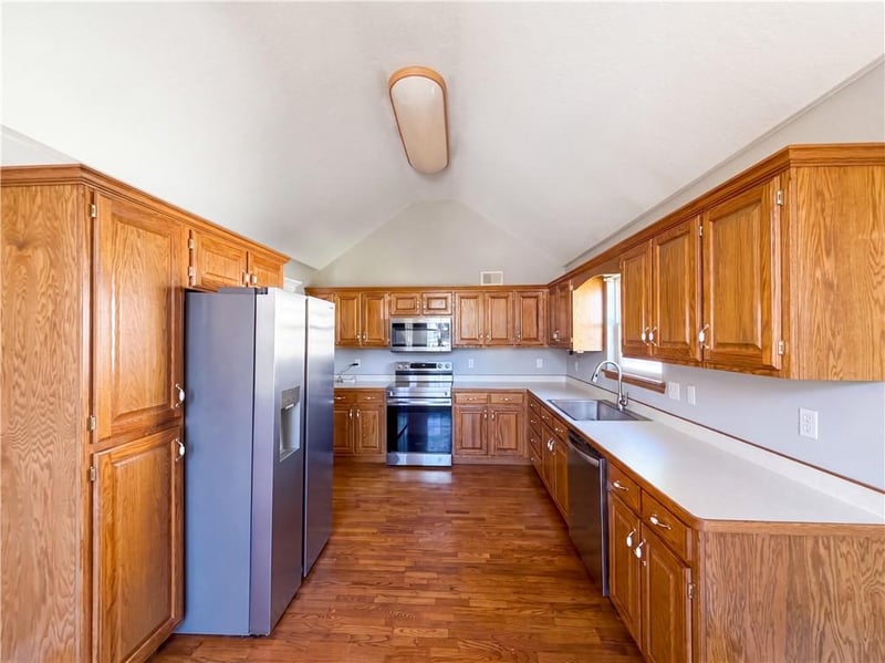 21505 E 50th Terrace Ct, Independence, MO 64015