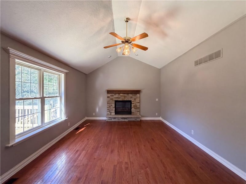 21505 E 50th Terrace Ct, Independence, MO 64015