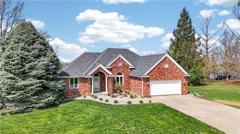 1504 Hillcrest Ct, Atchison, KS 66002