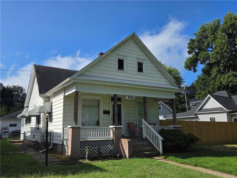 3210 Seneca St, St Joseph, MO 64507