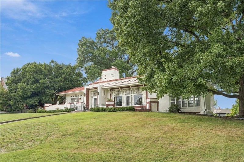 2204 Washington Blvd, Kansas City, KS 66102