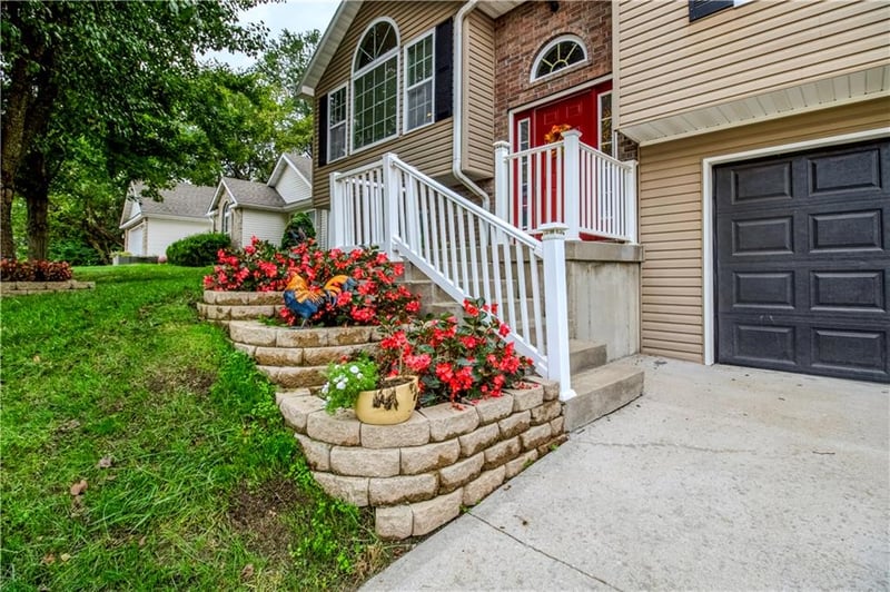1324 Fawn Ln, Warrensburg, MO 64093