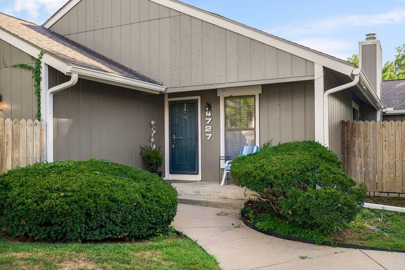 4727 N Cliff Hill Cir, Kansas City, MO 64151