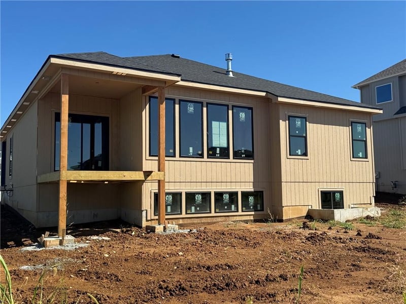 18600 Mohawk Ln, Overland Park, KS 66085
