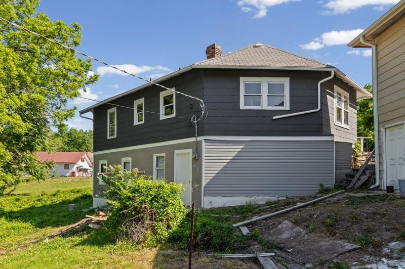 2918 Parkwood Blvd, Kansas City, KS 66104