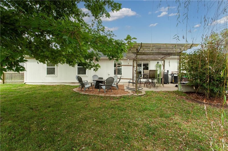 500 Birch St, Peculiar, MO 64078