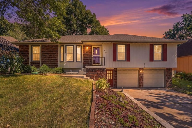 3713 Stanton St, Lee's Summit, MO 64064