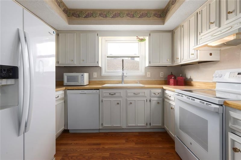 1476 NW 64th Ter, Kansas City, MO 64118