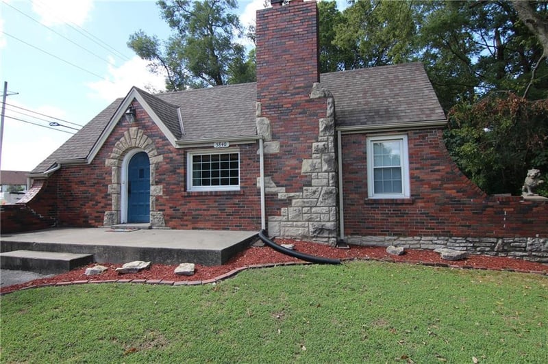5840 Blue Ridge Blvd, Raytown, MO 64133